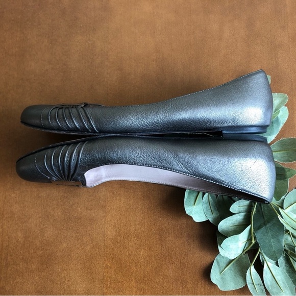 Authentic Salvatore Ferragamo flats - Picture 4 of 8